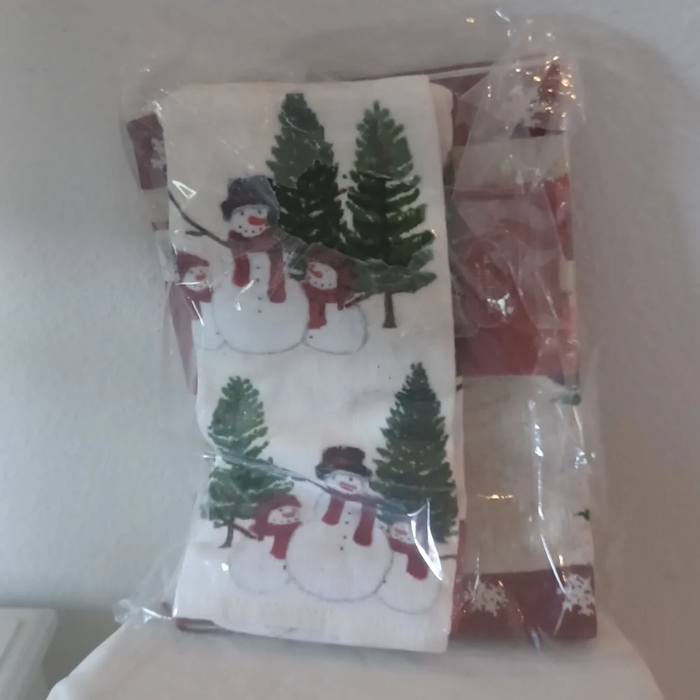 Snowman table runner & kitchen towel set - Picture 2 of 6